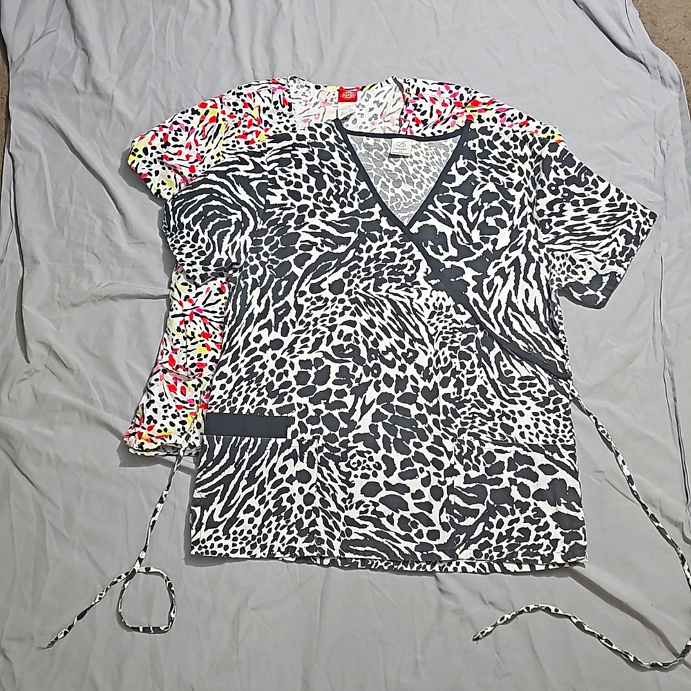 1X Animal Print Scrub Top Lot of 2 zebra cheetah